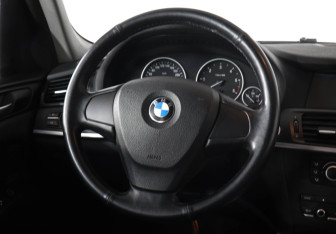 Подержанный автомобиль BMW X3 2013 года (14 фото)