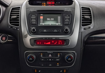 Подержанный автомобиль Kia Sorento 2019 года (17 фото)