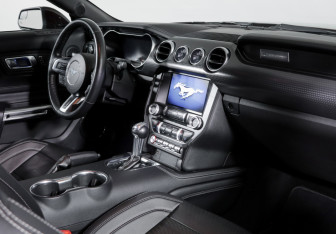 Подержанный автомобиль Ford Mustang Coupe 2017 года (9 фото)