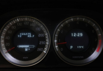 Подержанный автомобиль Volvo S80 2011 года (17 фото)