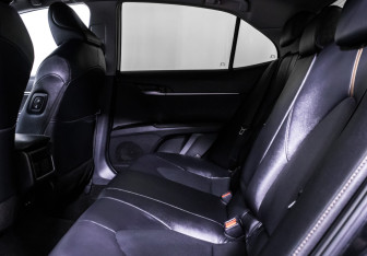 Подержанный автомобиль Toyota Camry Sedan 2022 года (12 фото)
