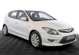 Подержанный автомобиль Hyundai i30 Hatchback 2011 года (3 фото)