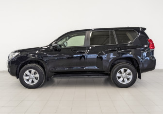 Подержанный автомобиль Toyota Land Cruiser Prado 2021 года (8 фото)
