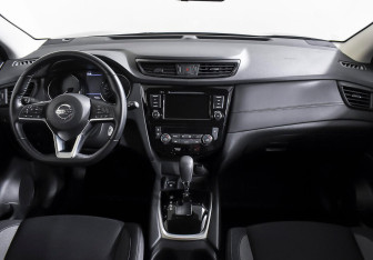 Подержанный автомобиль Nissan Qashqai 2022 года (10 фото)