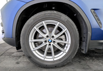 Подержанный автомобиль BMW X3 2020 года (18 фото)