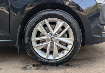 Подержанный автомобиль Skoda Rapid Liftback 2019 года (14 фото)
