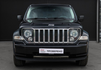 Подержанный автомобиль Jeep Cherokee 2011 года (2 фото)