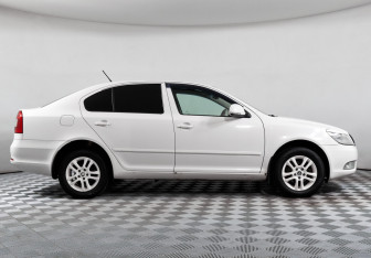 Подержанный автомобиль Skoda Octavia Liftback 2013 года (4 фото)