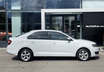 Подержанный автомобиль Skoda Rapid Liftback 2020 года (4 фото)