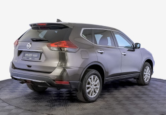 Подержанный автомобиль Nissan X-Trail 2021 года (5 фото)