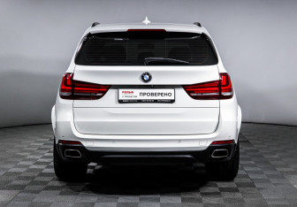 Подержанный автомобиль BMW X5 2016 года (6 фото)