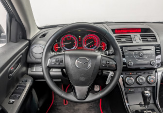 Подержанный автомобиль Mazda 6 Sedan 2011 года (21 фото)