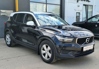 Подержанный автомобиль Volvo XC40 2020 года (3 фото)