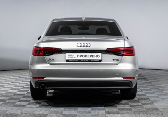 Подержанный автомобиль Audi A4 Sedan 2017 года (6 фото)