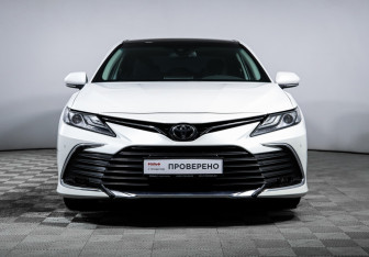 Подержанный автомобиль Toyota Camry Sedan 2023 года (2 фото)