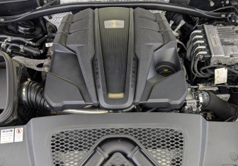 Подержанный автомобиль Porsche Macan 2021 года (9 фото)