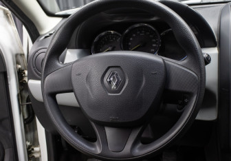 Подержанный автомобиль Renault Duster 2016 года (17 фото)