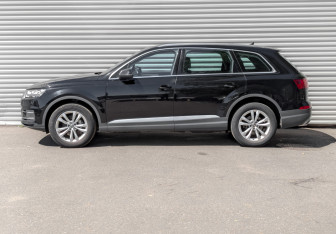 Подержанный автомобиль Audi Q7 2018 года (8 фото)