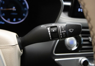 Подержанный автомобиль Genesis G70 2021 года (16 фото)