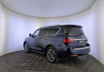 Подержанный автомобиль Infiniti QX80 2019 года (7 фото)