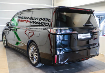 Подержанный автомобиль Voyah Dream 2023 года (6 фото)