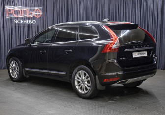 Подержанный автомобиль Volvo XC60 2013 года (7 фото)