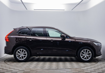 Подержанный автомобиль Volvo XC60 2018 года (4 фото)