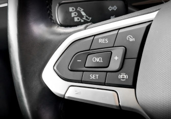 Подержанный автомобиль Volkswagen Tiguan 2021 года (27 фото)