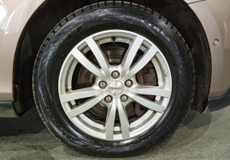 Подержанный автомобиль Volvo V40 Hatchback 2013 года (18 фото)