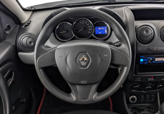 Подержанный автомобиль Renault Duster 2017 года (21 фото)