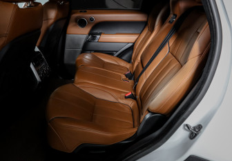 Подержанный автомобиль Land Rover Range Rover Sport 2013 года (10 фото)