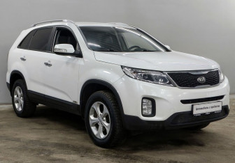 Подержанный автомобиль Kia Sorento 2014 года (3 фото)