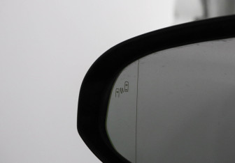 Подержанный автомобиль Toyota Camry Sedan 2015 года (14 фото)