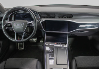 Подержанный автомобиль Audi A7 2021 года (13 фото)