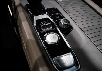 Подержанный автомобиль Lynk&Co 09 2023 года (21 фото)