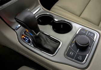 Подержанный автомобиль Jeep Grand Cherokee 2021 года (30 фото)