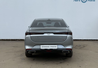 Подержанный автомобиль Kaiyi E5 2023 года (6 фото)