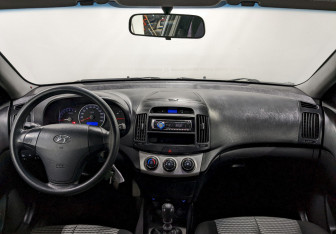 Подержанный автомобиль Hyundai Elantra Sedan 2010 года (22 фото)