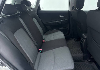 Подержанный автомобиль Kia Ceed Hatchback 2010 года (14 фото)