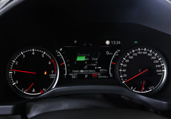 Подержанный автомобиль Toyota Land Cruiser Suv 2021 года (16 фото)