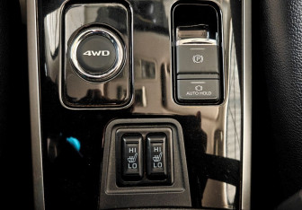 Подержанный автомобиль Mitsubishi Outlander 2018 года (15 фото)