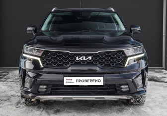 Подержанный автомобиль Kia Sorento 2022 года (2 фото)