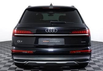 Подержанный автомобиль Audi Q7 2020 года (6 фото)