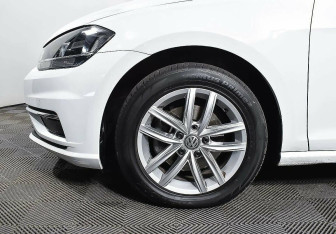 Подержанный автомобиль Volkswagen Golf Wagon 2017 года (5 фото)