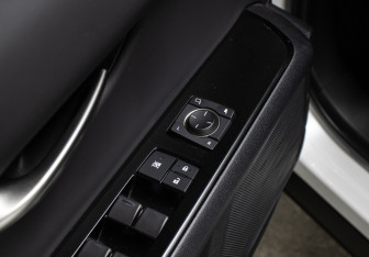 Подержанный автомобиль Lexus UX 2021 года (24 фото)