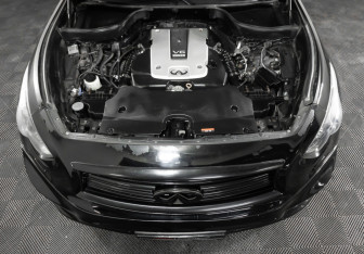 Подержанный автомобиль Infiniti QX70 2015 года (9 фото)