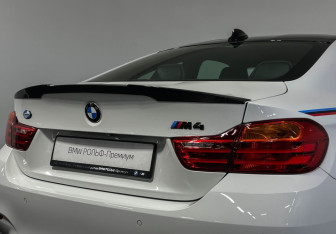 Подержанный автомобиль BMW M4 Coupe 2016 года (25 фото)