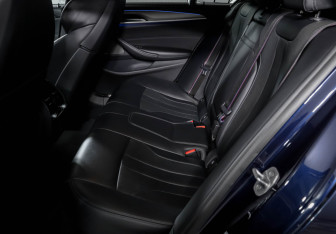 Подержанный автомобиль BMW M5 Sedan 2020 года (10 фото)