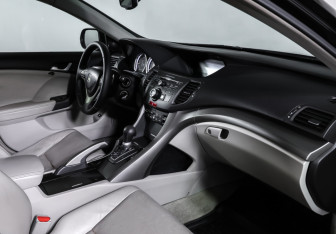 Подержанный автомобиль Honda Accord Sedan 2010 года (11 фото)