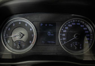 Подержанный автомобиль Hyundai Sonata 2020 года (12 фото)